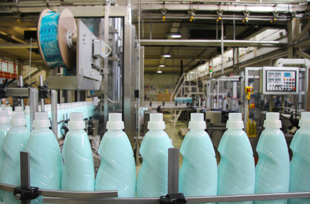 Traditional laundry detergent manufacturing process