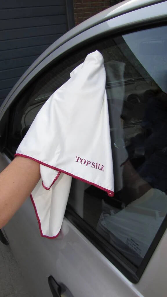 Mikrošķiedras stikla un logu tīrīšanas drāniņa Top Silk, 50 x 70 cm Mikrošķiedras stikla un logu tīrīšanas drāniņa Top Silk, 50 x 70 cm, balta