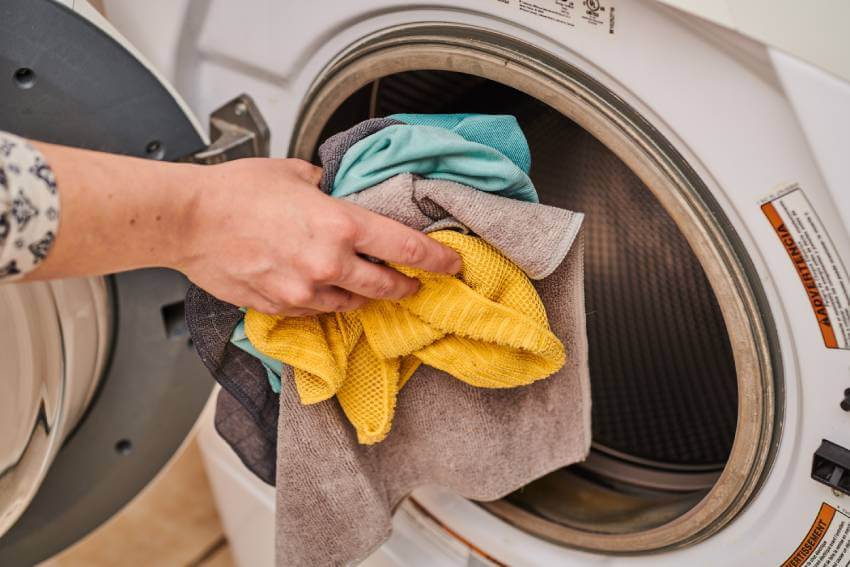 Tips and tricks for washing microfiber cloths and towels