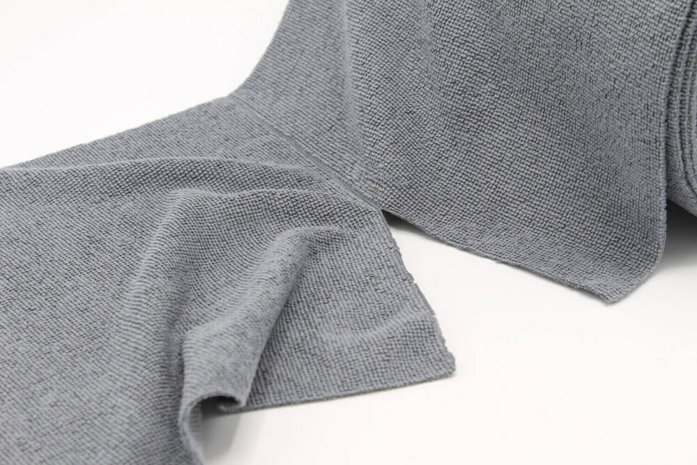 Microfiber cleaning cloth roll with 75 sheets of cloth