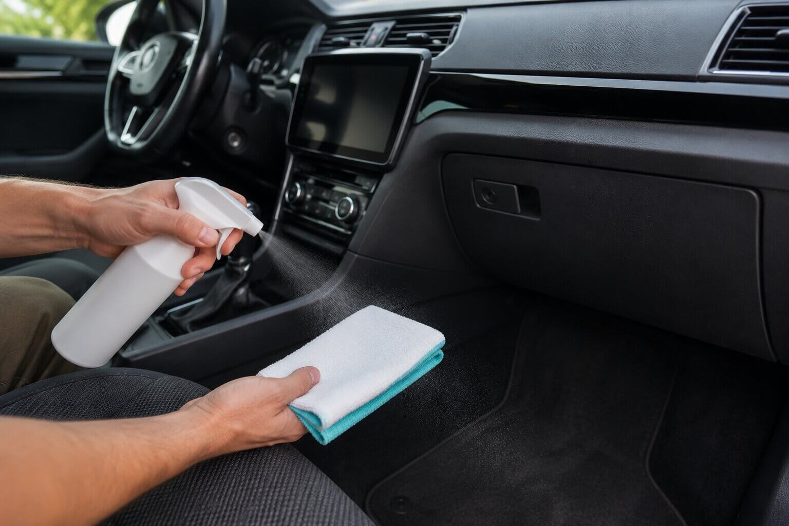 car touchscreen cleaning spray cloth